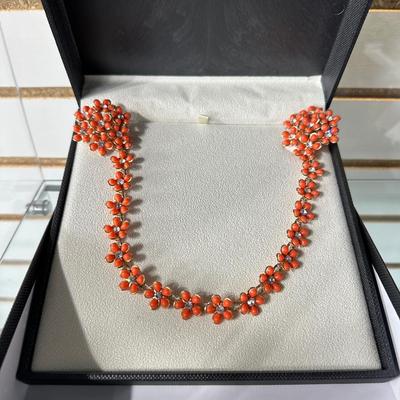 RETRO ORANGE FLORAL EARRING AND NECKLACE SET AND RETRO ELEGANT RHINESTONE SWEATER CLIPS