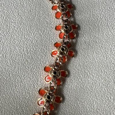 RETRO ORANGE FLORAL EARRING AND NECKLACE SET AND RETRO ELEGANT RHINESTONE SWEATER CLIPS