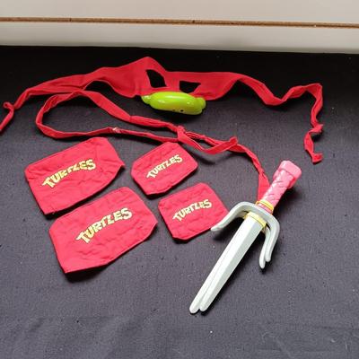 TEENAGE MUTANT NINJA TURTLES MASK, KNEE AND ELBOW PADS PLUS 2 SWORDS