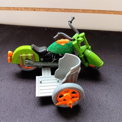 TEENAGE MUTANT NINJA TURTLES BEPOP SLUDGEMOBILE AND SEWER CYCLE