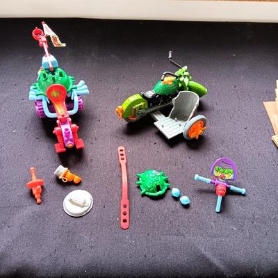 TEENAGE MUTANT NINJA TURTLES BEPOP SLUDGEMOBILE AND SEWER CYCLE