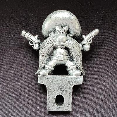 POPEYE AND OLIVE OIL RUBBER FIGURES AND YOSEMITE SAM LICENSE PLATE DECOR