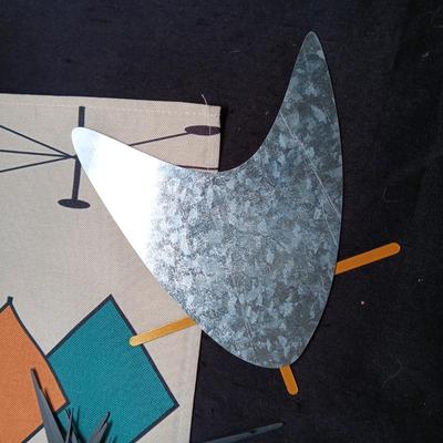 RETRO MATERIAL TABLE RUNNER AND METAL WALL DECOR