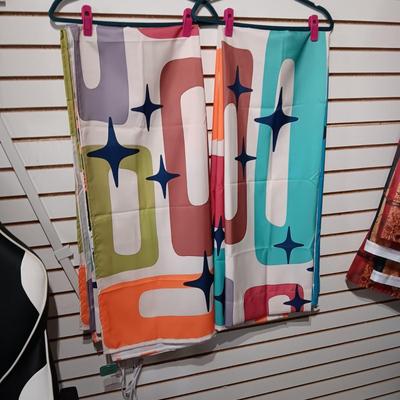 2 RETRO MATERIAL CURTAIN PANELS