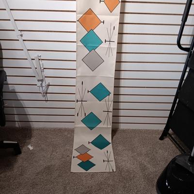 NEW RETRO MATERIAL TABLE RUNNER AND 4 DISH TOWELS