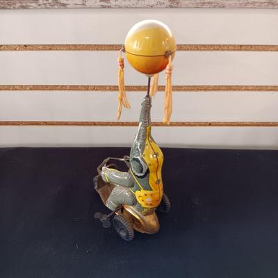 VERY CUTE WORKING TIN WIND UP ELEPHANT