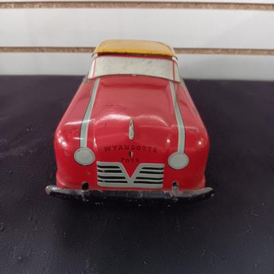 WYANDOTTE TIN TOY CAR