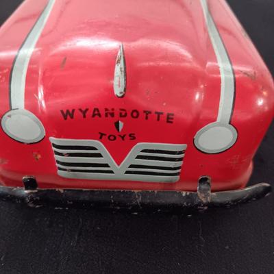 WYANDOTTE TIN TOY CAR