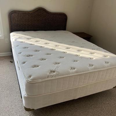 Wicker Queen Headboard with Bed Frame & Matching Nightstand (GB-MG)