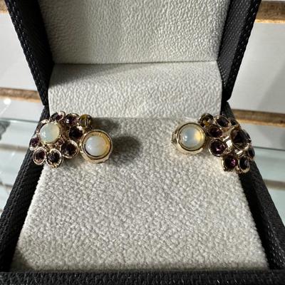 VINTAGE SILVER TONE PURPLE STONE SCREW ON EARRINGS, RETRO GOLD STARBURST ADJUSTABLE RING AND AMBER NECKLACE BY MAZUKNA
