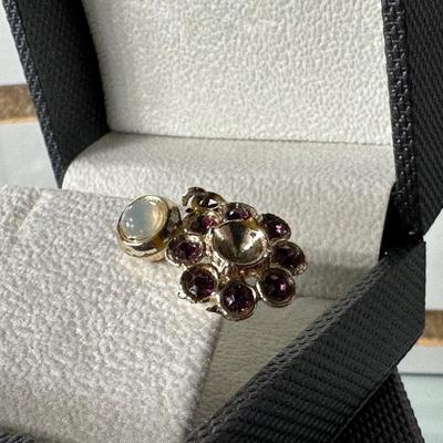 VINTAGE SILVER TONE PURPLE STONE SCREW ON EARRINGS, RETRO GOLD STARBURST ADJUSTABLE RING AND AMBER NECKLACE BY MAZUKNA