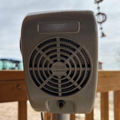 GENUINE DRIVE IN MOVIE SPEAKERS ON A POLE