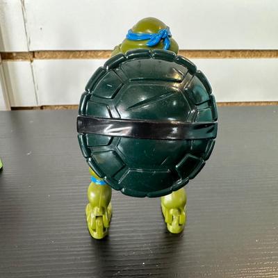 TMNT "LEONARDO" & "CASEY JONES" ACTION FIGURES