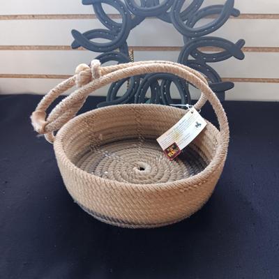 LARIAT ROPE BASKET AND A HORSESHOE WREATH