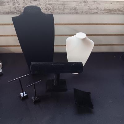 JEWELRY PROPS