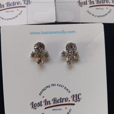 CLIP ON EARRINGS AND BROOCHES (2)