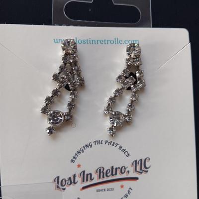 CLIP ON EARRINGS AND BROOCHES (2)