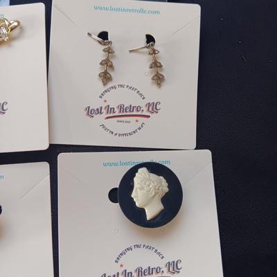 CLIP ON EARRINGS AND BROOCHES (3)