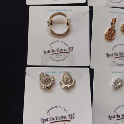 CLIP ON EARRINGS AND BROOCHES (4)