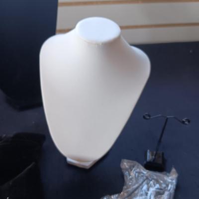 JEWELRY PROPS