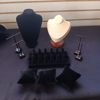 JEWELRY PROPS