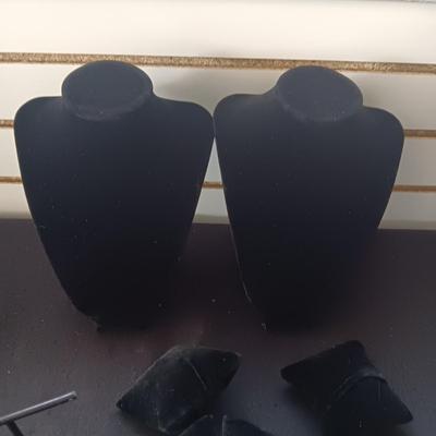 JEWELRY PROPS