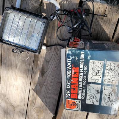 12 v light and trickle charger