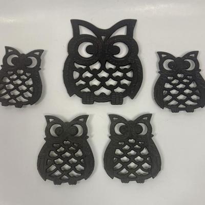 Vintage Set of 5 Cast Iron Owl Trivets Hot Pads
