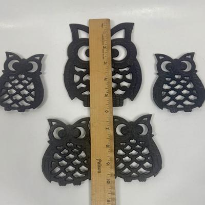 Vintage Set of 5 Cast Iron Owl Trivets Hot Pads