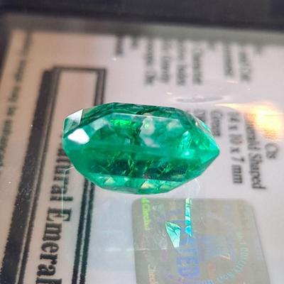 Emerald 10 cts