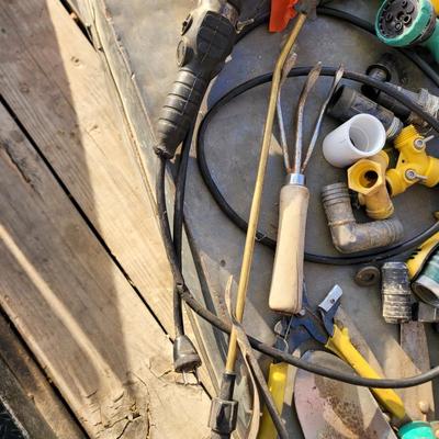 Lot of garden items and treble light