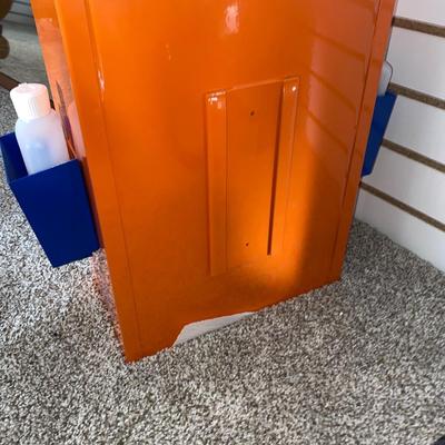 GULF HAND TOWEL DISPENSER