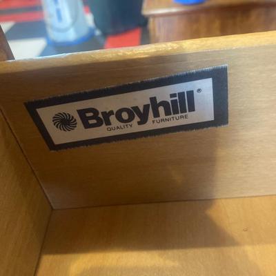 BROYHILL 4 DRAWER CHEST