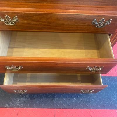 BROYHILL 4 DRAWER CHEST