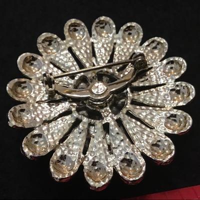 Beautiful Peacock Green Rhinestone Vintage Brooch