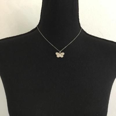 Beautiful vintage, Silvertone rhinestone butterfly fashion necklace