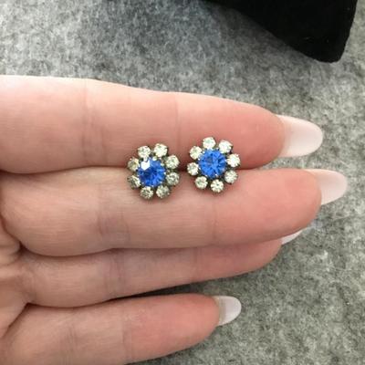 Vintage Silver-tone, flower, rhinestone stud earrings