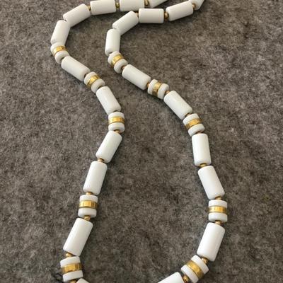 Vintage white beaded necklace barrel clasp