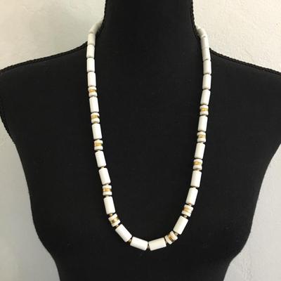 Vintage white beaded necklace barrel clasp