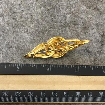 Vintage gold tone faux pearl brooch