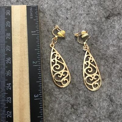 New gold tone, fashion clip on earrings