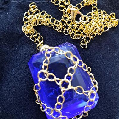 Certified Natural Tanzanite 107.80 cts