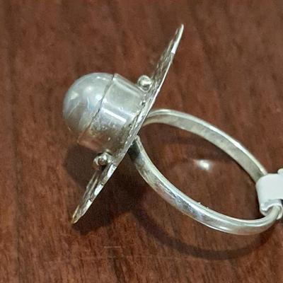 Vintage Saltwater Pearl in Silver Ring