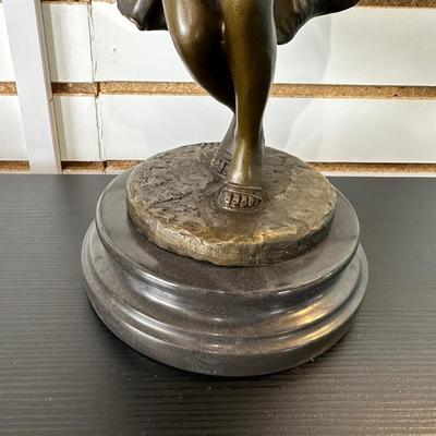 MARILYN MONROE STATUE