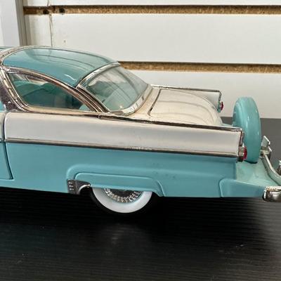 DIE-CAST '55 FORD FAIRLANE CROWN VICTORIA MODEL CAR