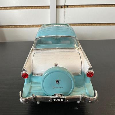 DIE-CAST '55 FORD FAIRLANE CROWN VICTORIA MODEL CAR