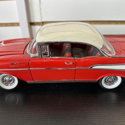 DIE-CAST '57 CHEVROLET MODEL CAR