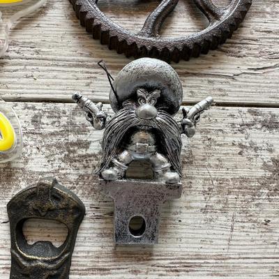 NEON LOOK LIGHTED SIGN PLUS IRON DECOR (3)