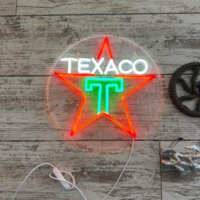 NEON LOOK LIGHTED SIGN PLUS IRON DECOR (4)