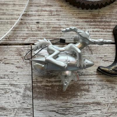 NEON LOOK LIGHTED SIGN PLUS IRON DECOR (4)